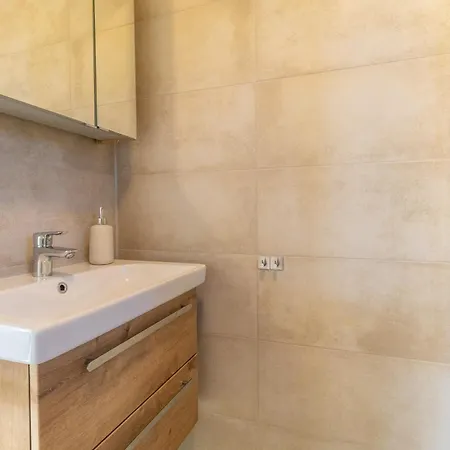 Bergblick Mit Balkon Und Garten - Familienfreundlich דירה