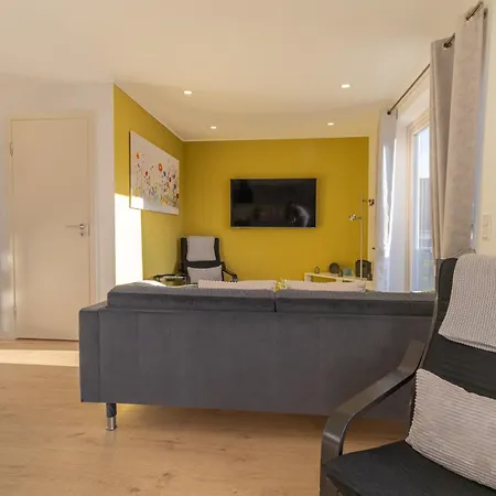 Bergblick Mit Balkon Und Garten - Familienfreundlich *